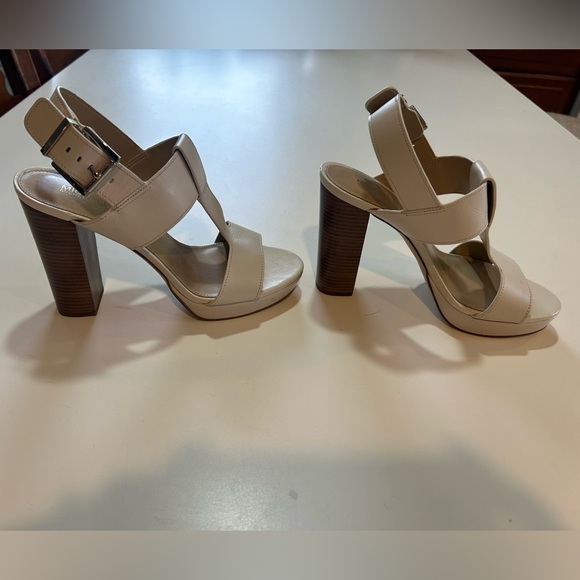 Michael Kors Becker T-strap sandal size 7.5 - Picture 7 of 9